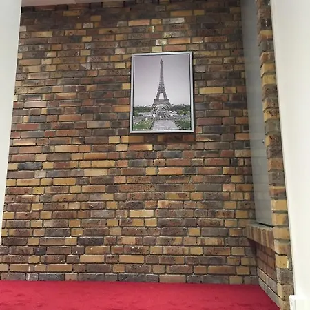 埃菲尔铁塔公寓